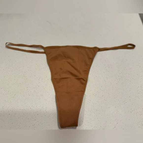 NWT Skims - Fits Everybody T- string Thong - Camel, 3X - Picture 5 of 11